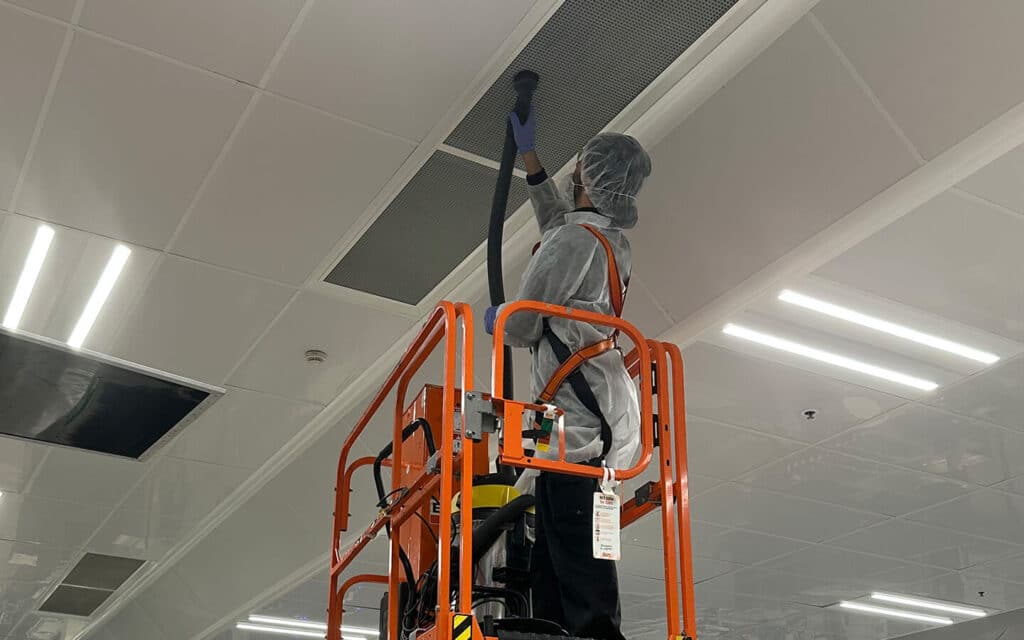 Mandatory cleaning of air ducts in non-residential buildings