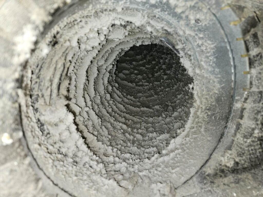 cleaning dirty air ducts