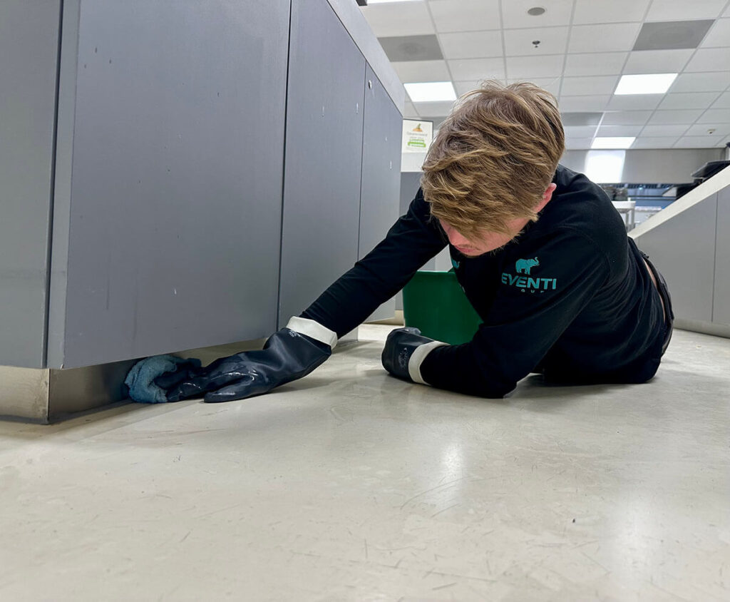 HACCP cleaning in a professional kitchen
